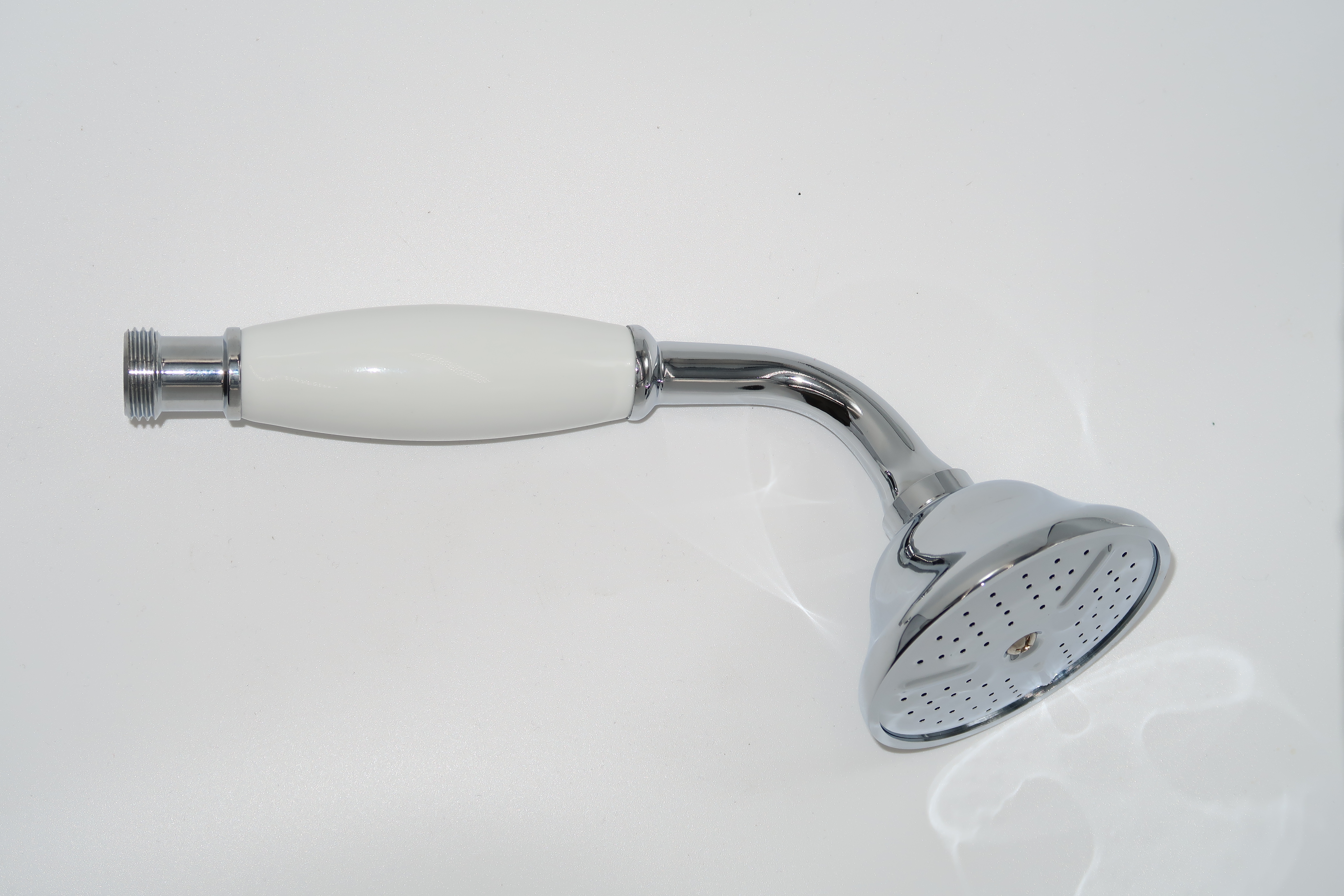 KLASSIK Handbrause Retro "Nr.1" 1/2"AG, Messing chrom, Gr. Porzellan  KLASSIK Handbrause Retro "Nr.1" 1/2"AG, Messing chrom, Gr. Porzellan