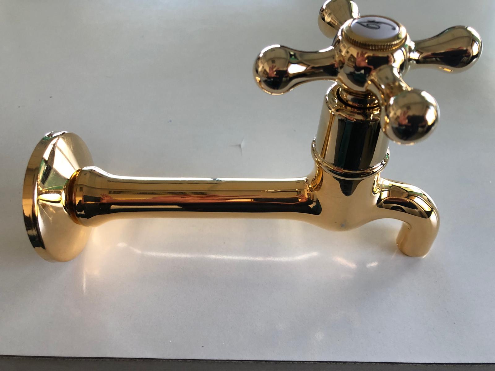 *KLASSIK Hahn m.Schnabelausl. 1/2"AG, L 15cm inkl. Ros., gold *ACHTUNG beigepackte Pflegehinweise beachten! *KLASSIK Hahn m.Schnabelausl. 1/2"AG, L 15cm inkl. Ros., gold *ACHTUNG beigepackte Pflegehinweise beachten!