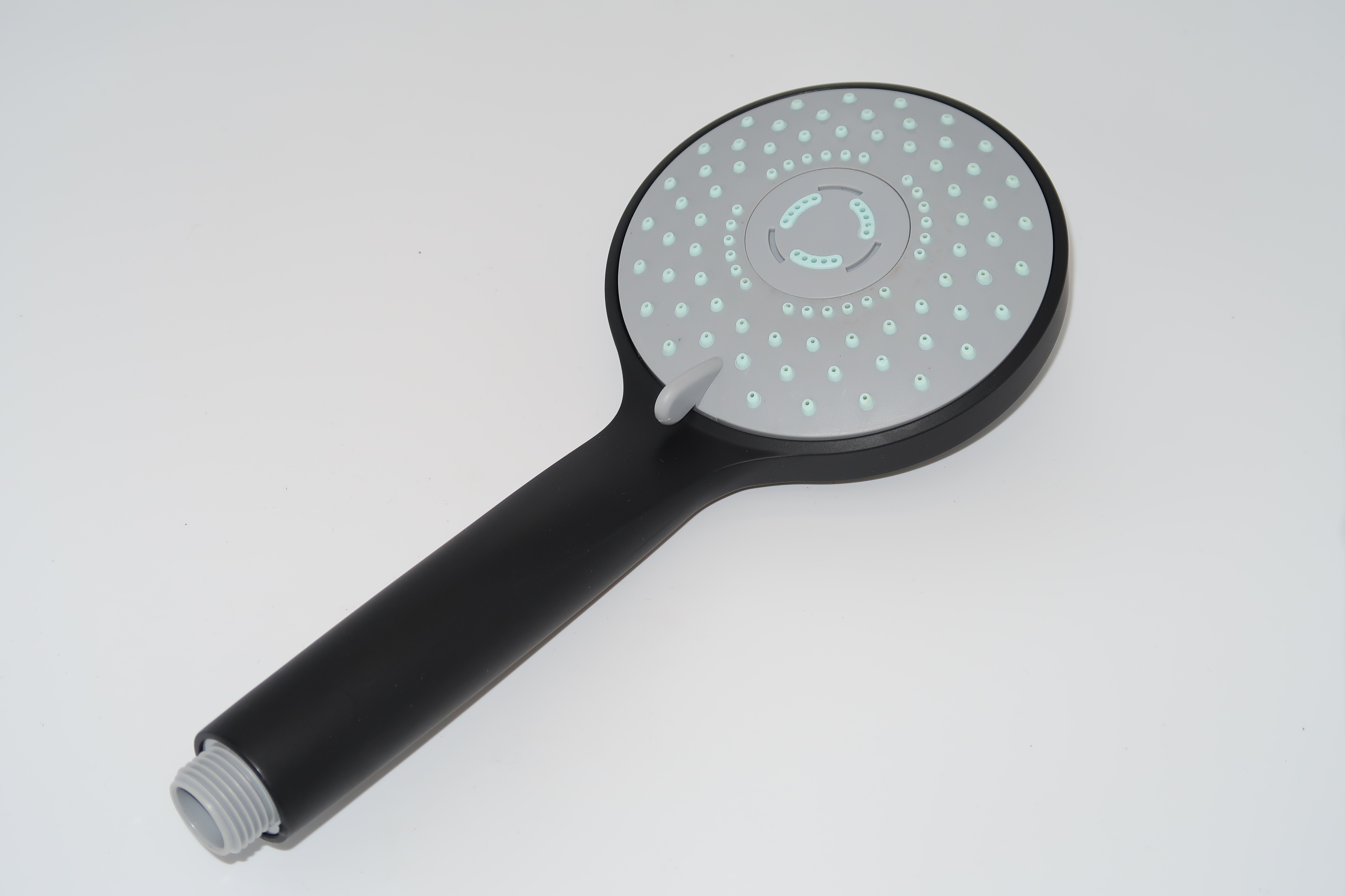 Handbrause "DESIGN 3" 3-strahlig 1/2"AG, Antikalknoppen, ABS schwarz/matt *Achtung Pflegehinweise beachten!