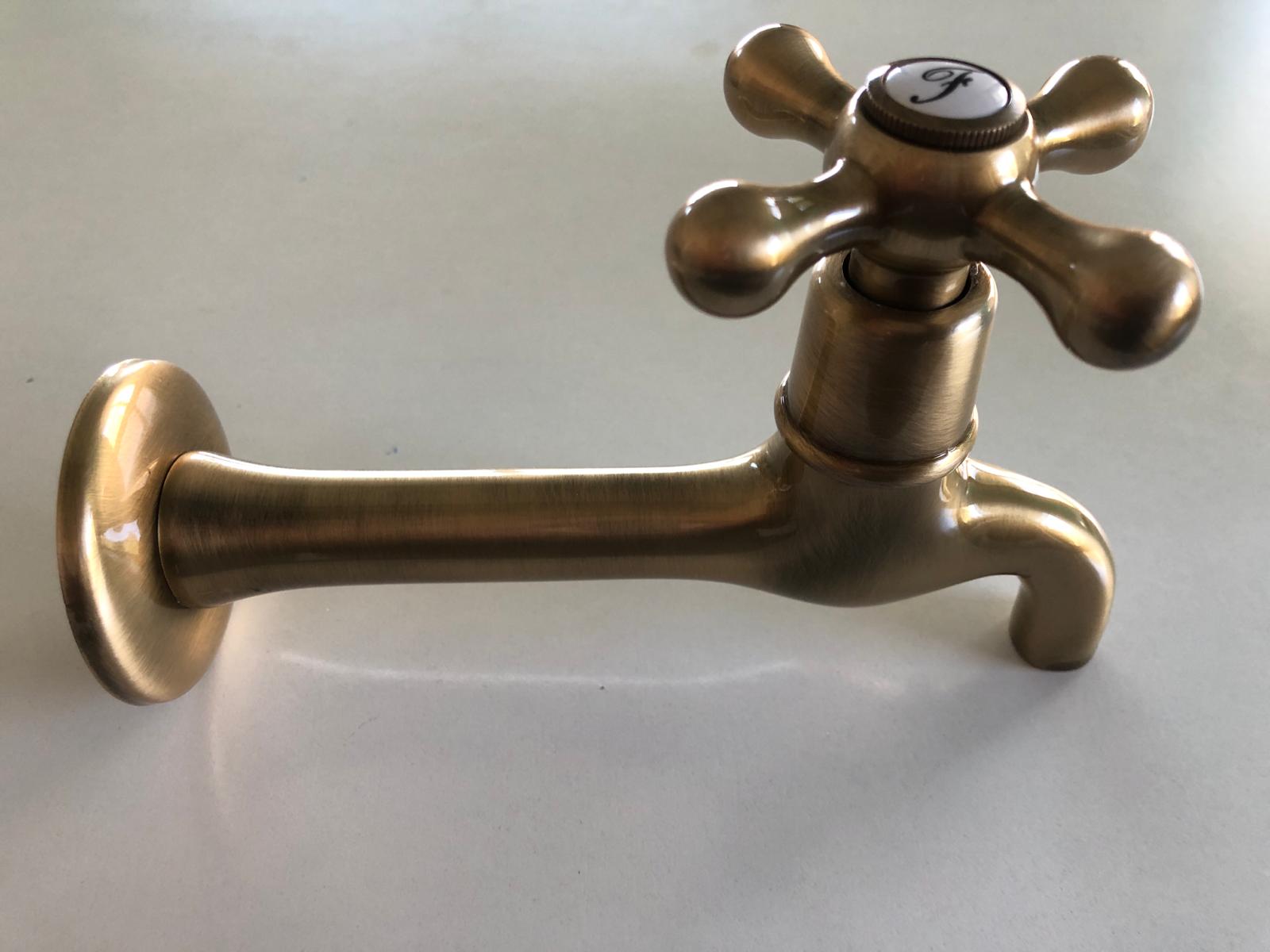 *KLASSIK Hahn m.Schnabelausl. 1/2"AG, L=15cm inkl.Ros., BRONZE *ACHTUNG beigepackte Pflegehinweise beachten! *KLASSIK Hahn m.Schnabelausl. 1/2"AG, L=15cm inkl.Ros., BRONZE *ACHTUNG beigepackte Pflegehinweise beachten!